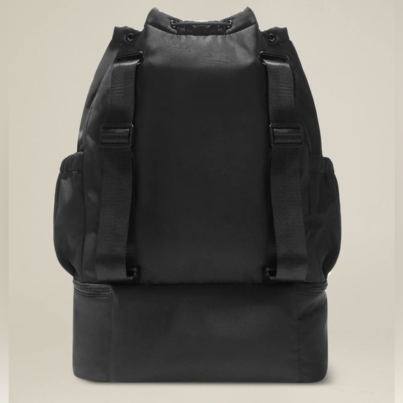 Backpack - Picture 3 of 6